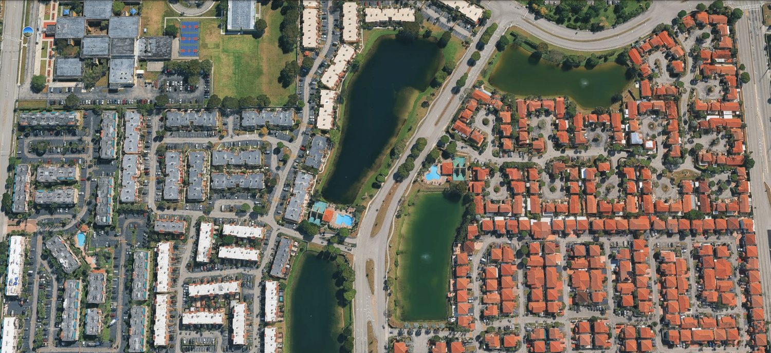 Vista aérea de la comunidad de Coral Lakes